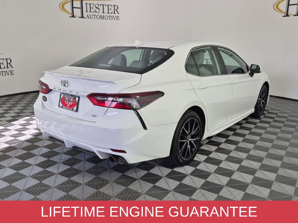 Used 2024 Toyota Camry SE FWD image 4