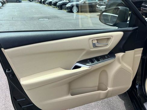 Used 2017 Toyota Camry LE w/ Moonroof Package FWD image 22