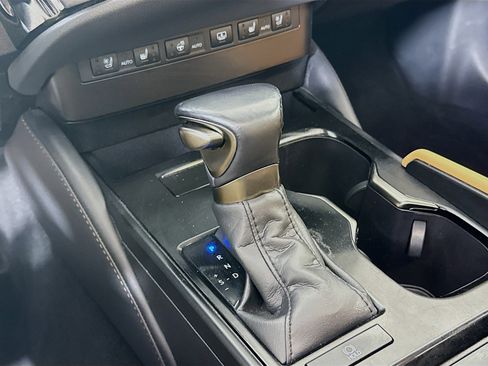 Certified 2023 Lexus ES 350 Luxury w/ Accessory Package (Z2) image 18