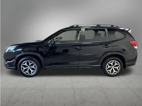 Used 2023 Subaru Forester Premium AWD/4WD image 2