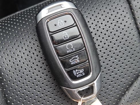 Used 2022 Hyundai Elantra Limited FWD image 38