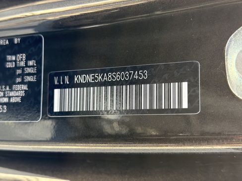 Used 2025 Kia Carnival SX w/ SX Dark Edition Package FWD image 35