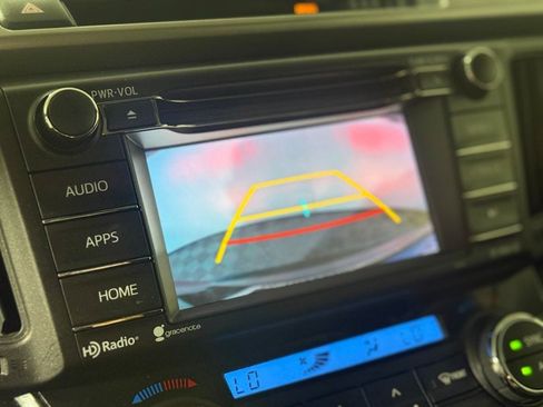 Used 2018 Toyota RAV4 XLE AWD/4WD image 15