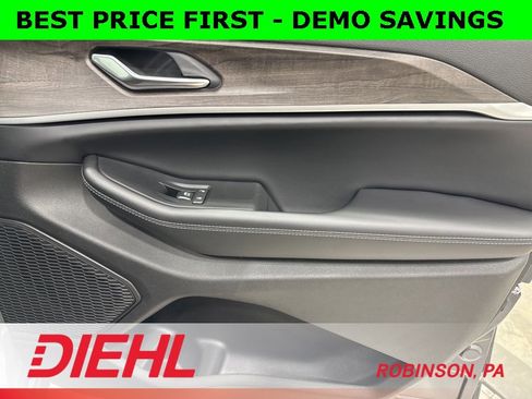 New 2026 Jeep Grand Cherokee Laredo image 15