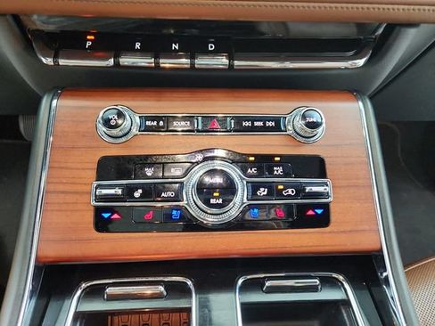 Used 2023 Lincoln Aviator Reserve w/ Elements Package Plus RWD image 30