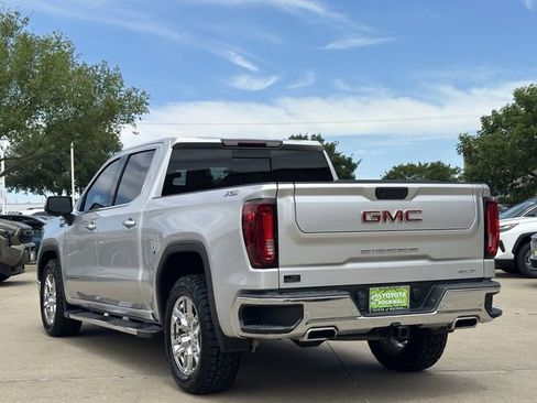 Used 2022 GMC Sierra 1500 SLT AWD/4WD image 3
