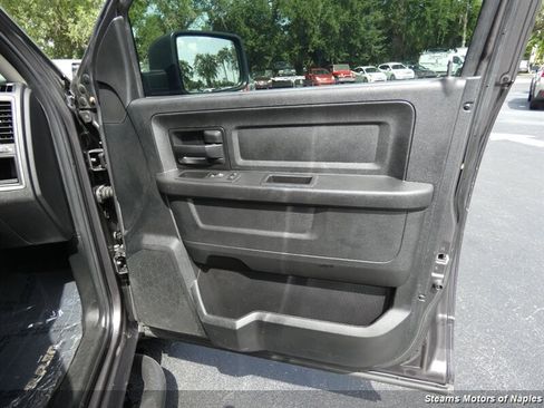 Used 2018 RAM 1500 Express RWD image 49