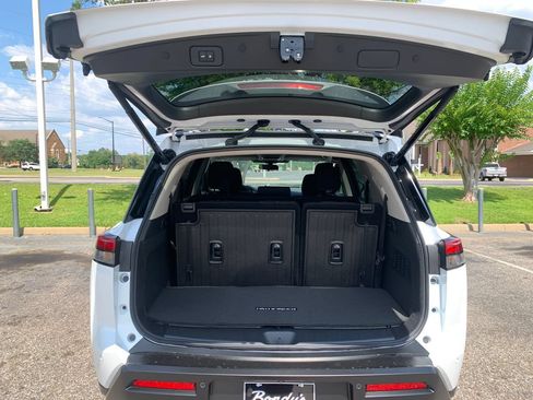 New 2026 Nissan Pathfinder SV w/ Cargo Package FWD image 5