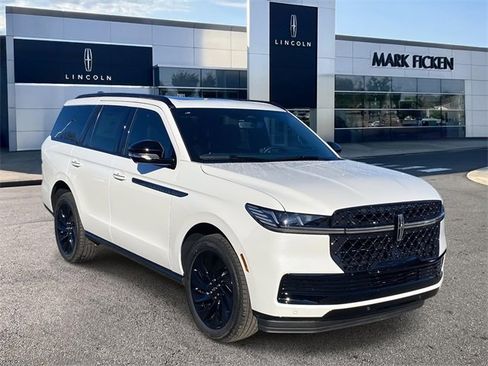 New 2025 Lincoln Navigator Reserve w/ Jet Appearance Package image 1