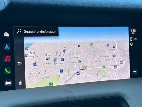 Used 2023 Porsche Taycan image 18