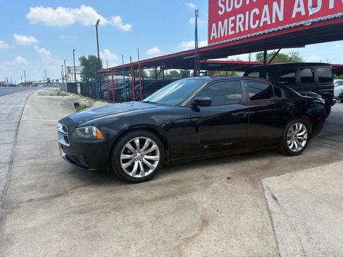 Used 2012 Dodge Charger SE RWD image 26