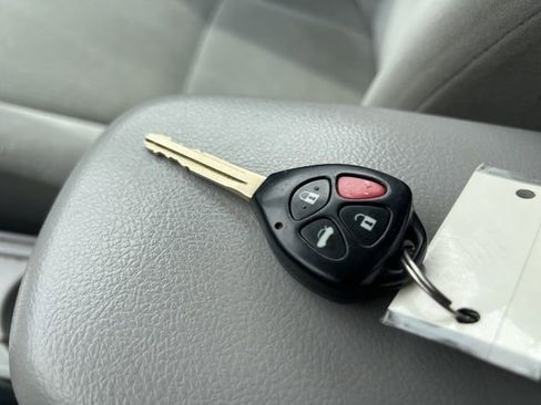 Used 2012 Toyota Corolla LE image 17