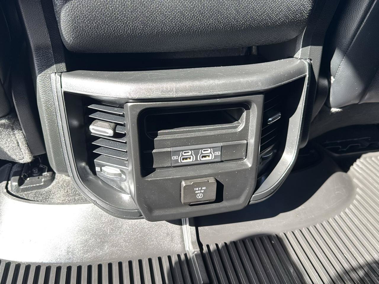 Used 2023 RAM 1500 Laramie w/ Off Road Group AWD/4WD image 17