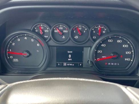 Used 2025 Chevrolet Silverado 2500 Custom w/ Custom Value Package image 8