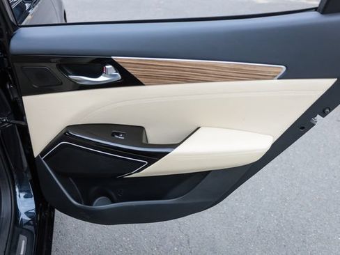 Used 2018 Kia Cadenza Technology FWD image 55