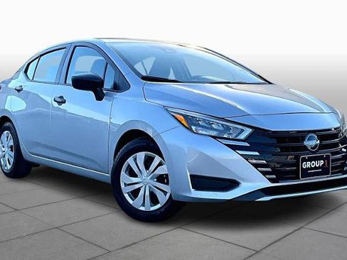 Certified 2025 Nissan Versa S w/ Trunk Package image 3