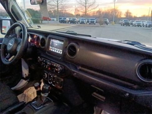 Used 2023 Jeep Gladiator Sport image 30