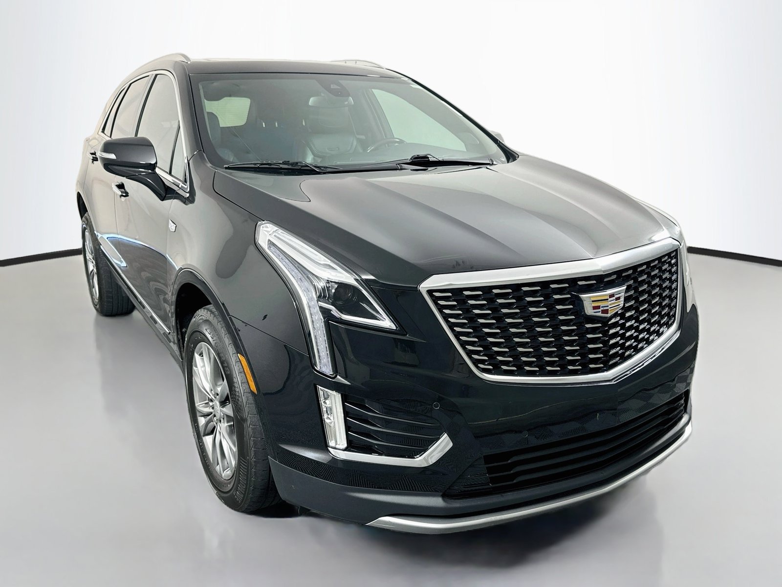Used 2021 Cadillac XT5 Premium Luxury w/ LPO, Floor Liner Package FWD image 1