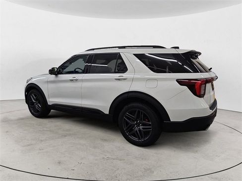 New 2025 Ford Explorer ST image 3