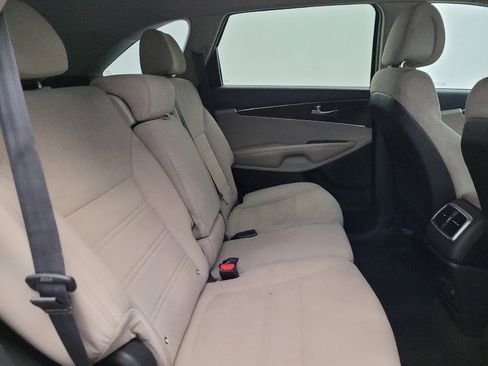 Used 2016 Kia Sorento AWD w/ LX Convenience Package image 19