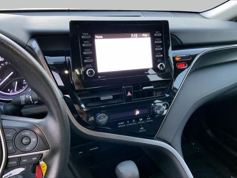 Used 2022 Toyota Camry LE FWD image 6
