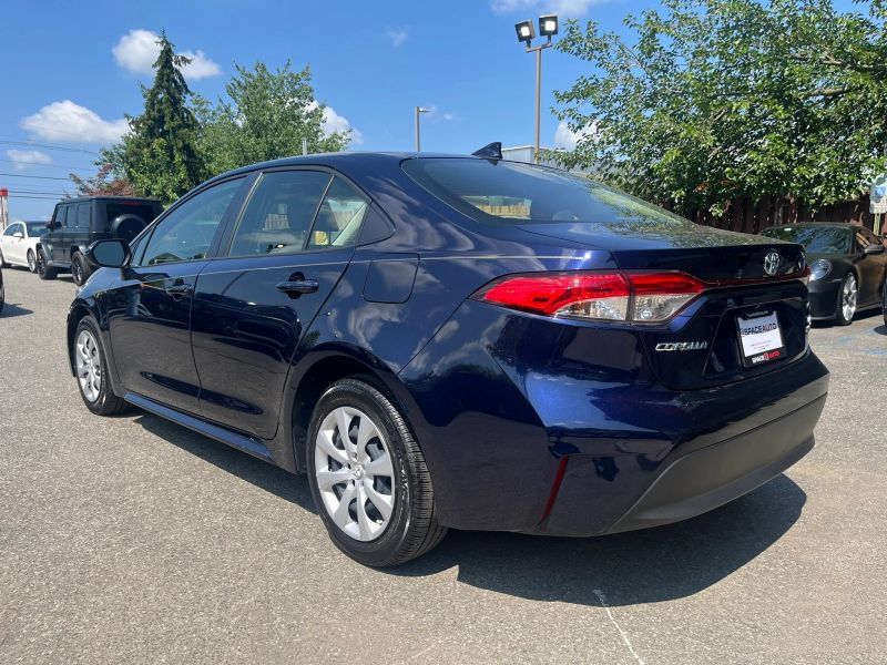 Used 2024 Toyota Corolla LE FWD image 6