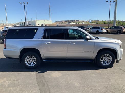 Used 2020 GMC Yukon XL SLT w/ Open Road Package AWD/4WD image 5