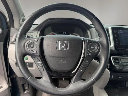 Used 2017 Honda Pilot Touring image 23