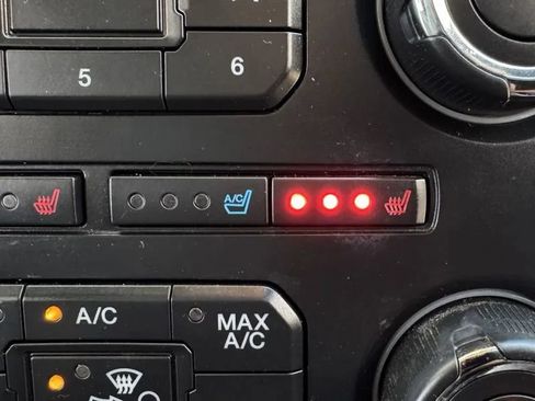 Used 2016 Ford Expedition Platinum RWD image 36
