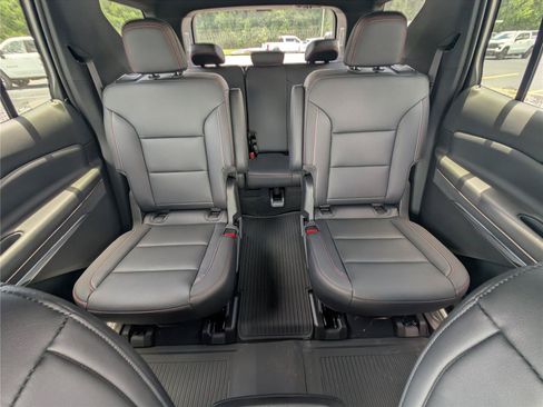 New 2026 Chevrolet Traverse Z71 w/ Enhanced Driving Package AWD/4WD image 37