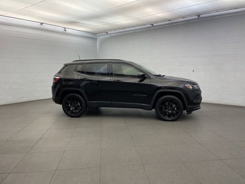 New 2025 Jeep Compass Latitude w/ Altitude Special Edition image 2