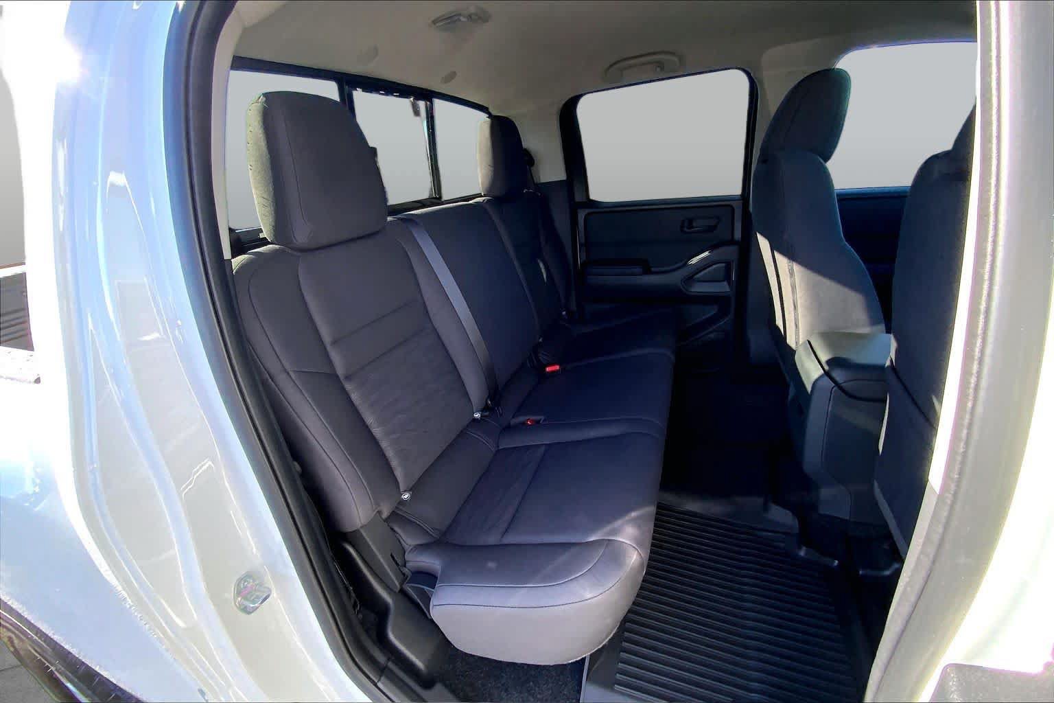 Used 2026 Nissan Frontier S w/ Tow Package RWD image 20