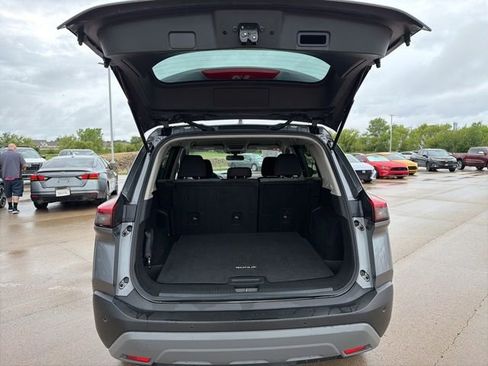Certified 2023 Nissan Rogue SV AWD/4WD image 9