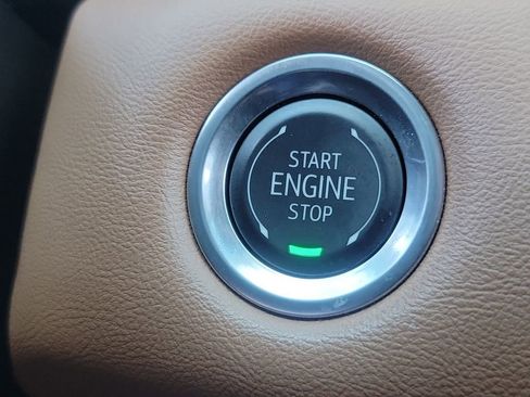 Used 2025 GMC Canyon AT4 w/ Nightfall Edition AWD/4WD image 11