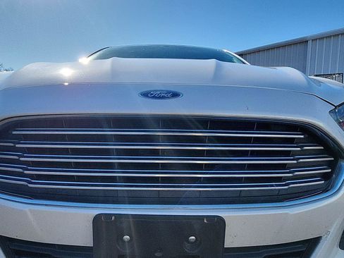 Used 2015 Ford Fusion Energi SE image 11