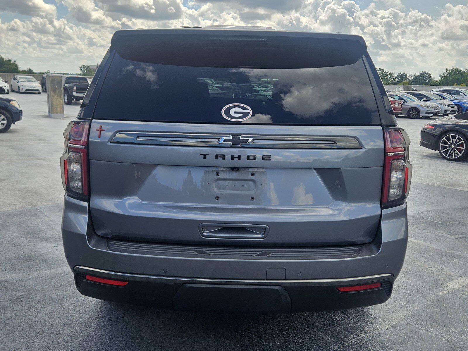 Used 2022 Chevrolet Tahoe Z71 w/ Luxury Package AWD/4WD image 4