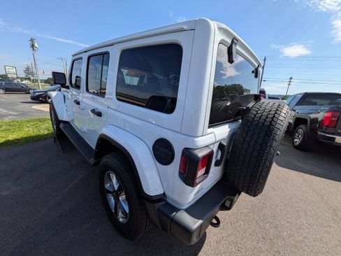 Used 2021 Jeep Wrangler Unlimited Sahara w/ Uconnect 4C Nav & Sound Group AWD/4WD image 3