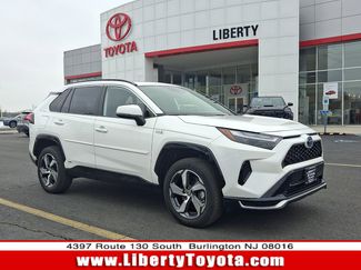 Used 2023 Toyota RAV4 SE w/ Weather & Moonroof Package video 1