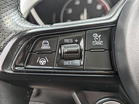 Used 2022 Alfa Romeo Giulia Veloce image 17