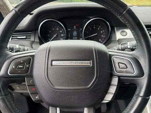 Used 2016 Land Rover Range Rover Evoque SE image 16