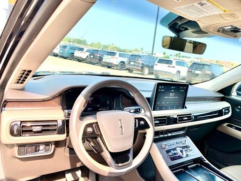 Used 2022 Lincoln Aviator Reserve w/ Equipment Group 201A AWD/4WD image 11
