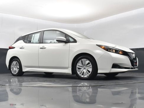 Used 2024 Nissan Leaf S image 35