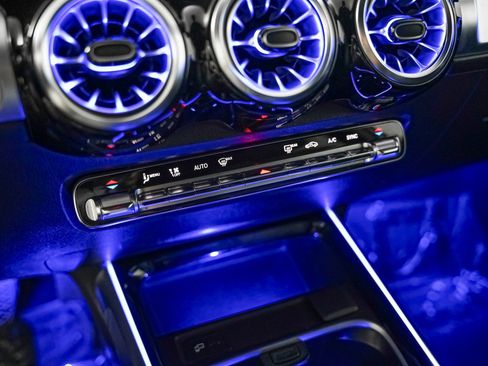 Certified 2022 Mercedes-Benz GLB 250 w/ Premium Package Lite image 23