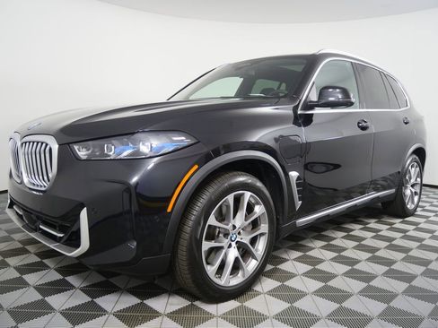 Used 2026 BMW X5 xDrive50e AWD/4WD image 7