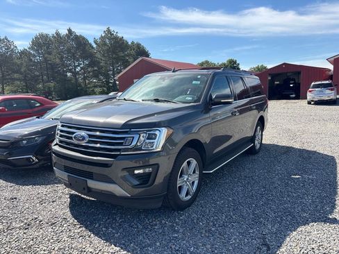 Used 2021 Ford Expedition Max XLT RWD image 2