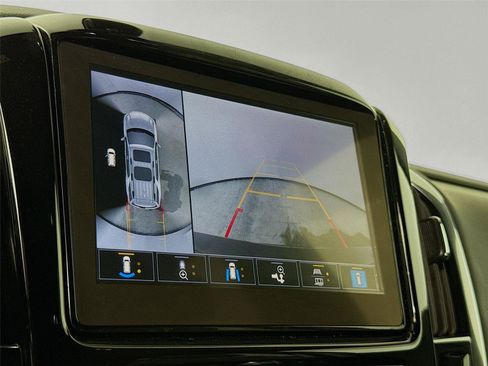 Used 2023 Chevrolet Traverse RS AWD/4WD image 15
