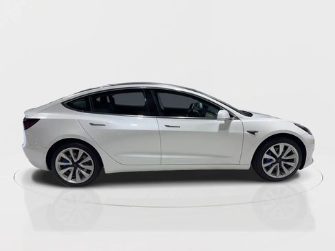Used 2019 Tesla Model 3 Standard Range image 10