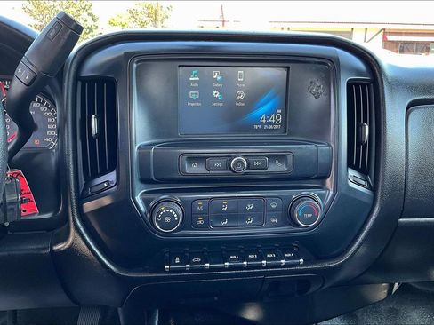 Used 2018 Chevrolet Silverado 2500 W/T w/ WT Convenience Package AWD/4WD image 11