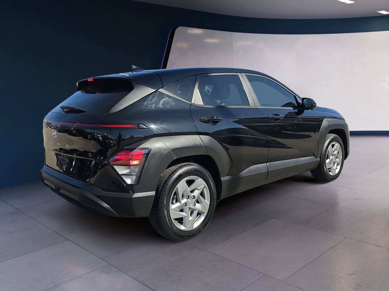 Used 2024 Hyundai Kona SE FWD image 5