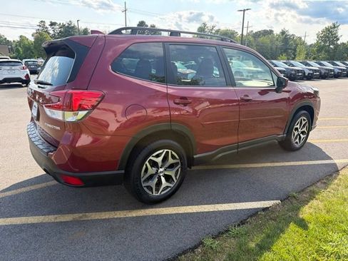 Used 2023 Subaru Forester Premium AWD/4WD image 5